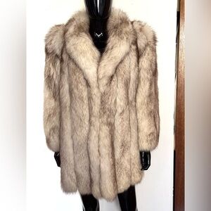 Elegant Fur Coat in Cream and Brown